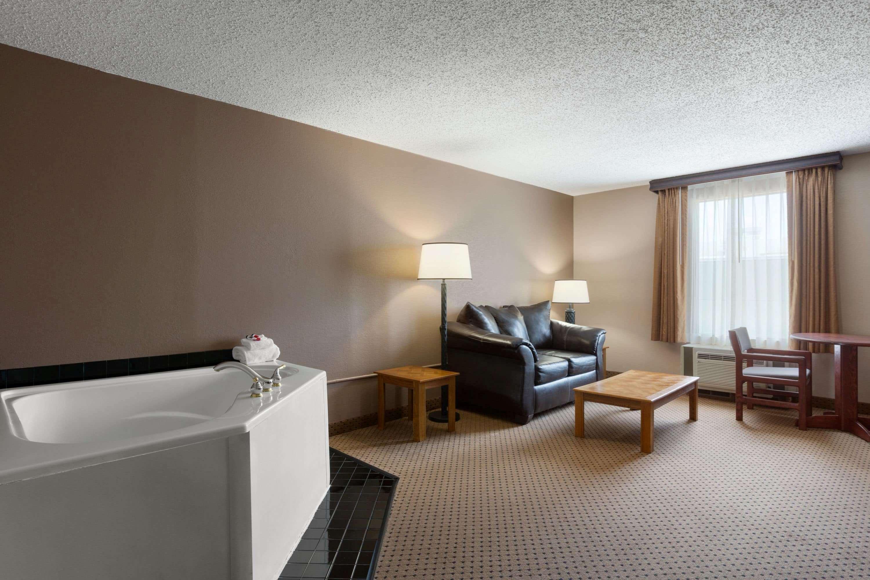 เบย์มอนต์ บาย วินด์แฮม แมนแดน บิสมาร์ก แอเรีย Hotel Mandan ภายนอก รูปภาพ